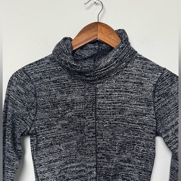 Lululemon Melodic Movement Long Sleeve Twillines White Black Size 4 - Picture 5 of 10